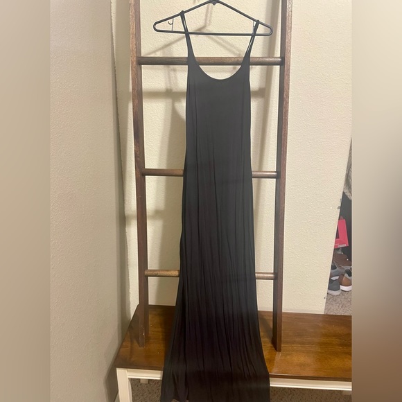 Tobi Black Maxi Dress with Slit - Picture 1 of 4